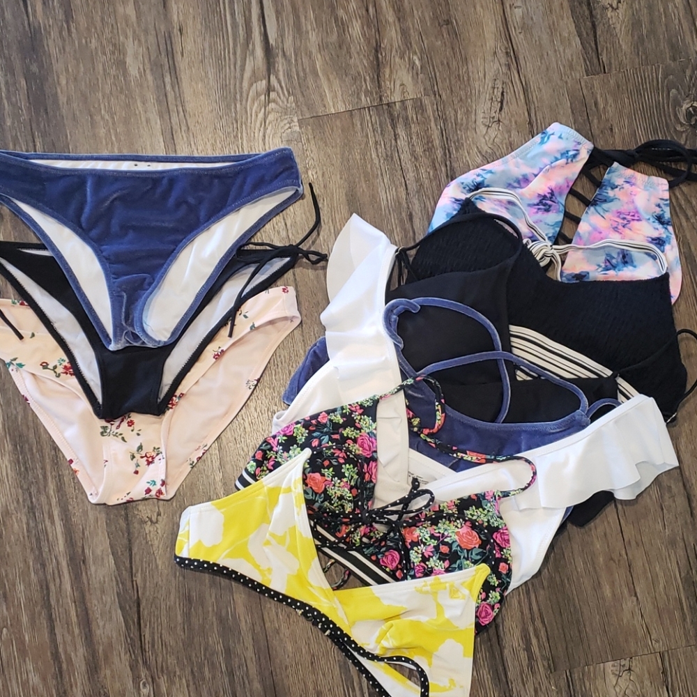 *SOLD*Mix & match bikini bundle